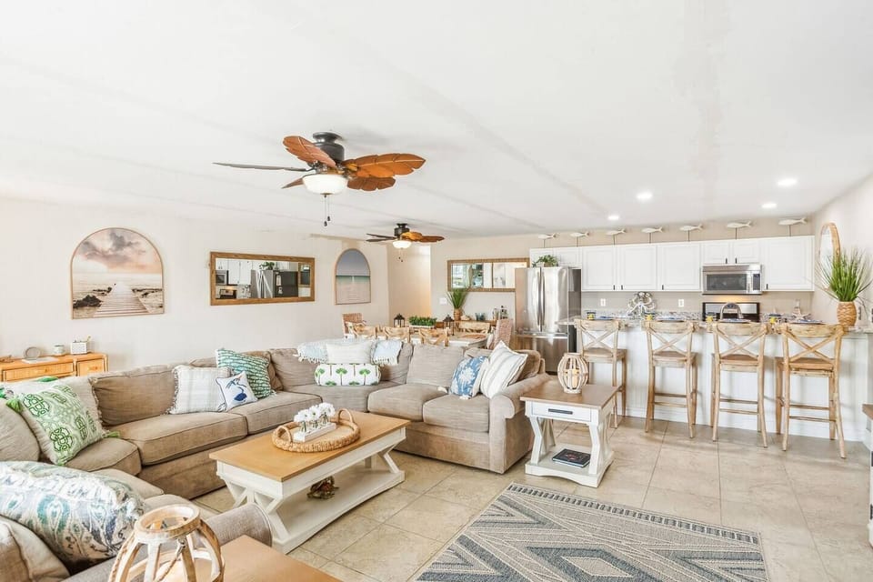 Elegance and room for everyone for movie night!