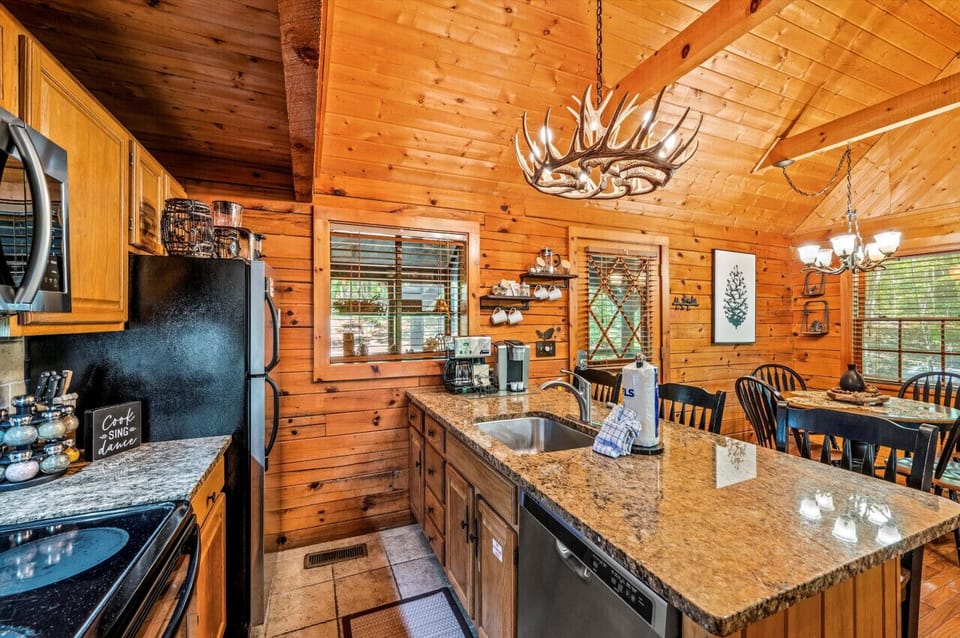 Fully stocked kitchen with everything you need to make meal time a breeze!