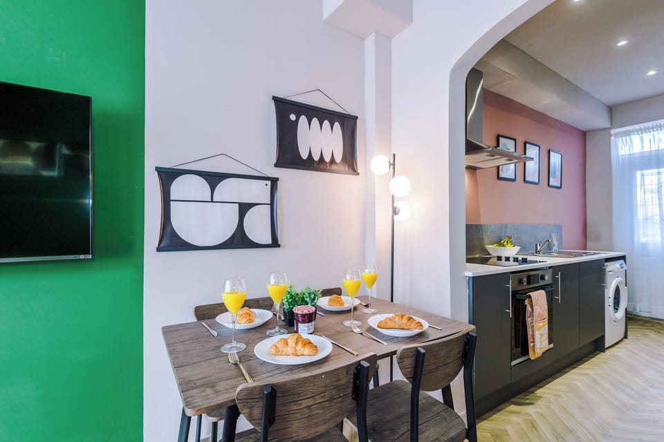 Electric kettle, toaster