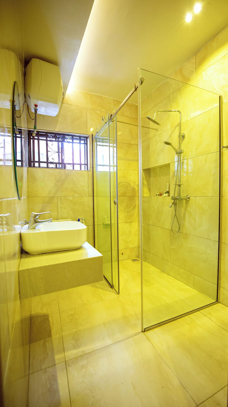 Executive Room | Raised toilet seat