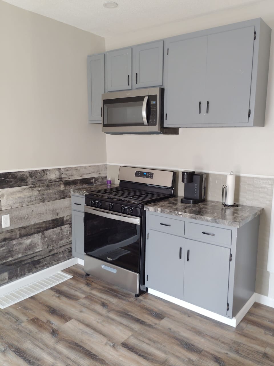 stove/microwave 