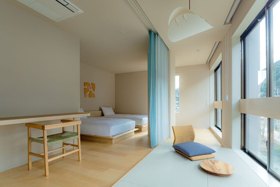 River View Twin | Hypo-allergenic bedding available, in-room safe, desk, laptop workspace
