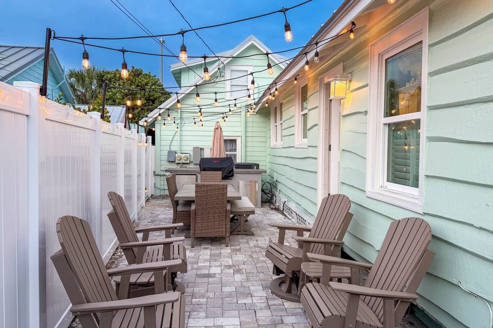 Second private outdoor grill and chill area