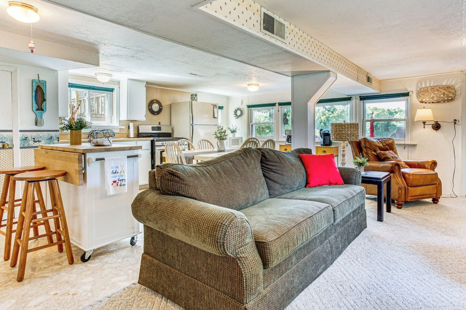 Family Room | Lower Level | Full Sleeper Sofa | Smart TV