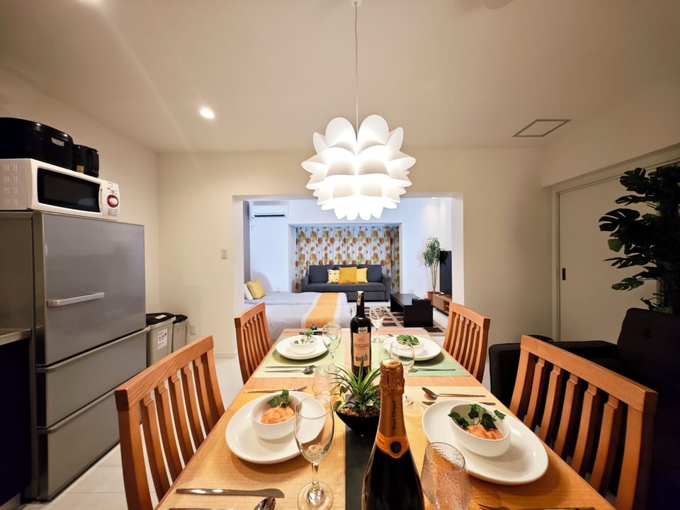 Classic Apartment | In-room dining