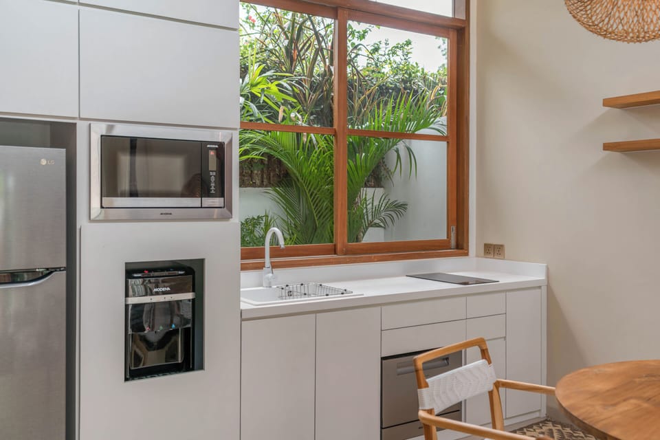 Deluxe Villa, Pool View | Private kitchen | Toaster