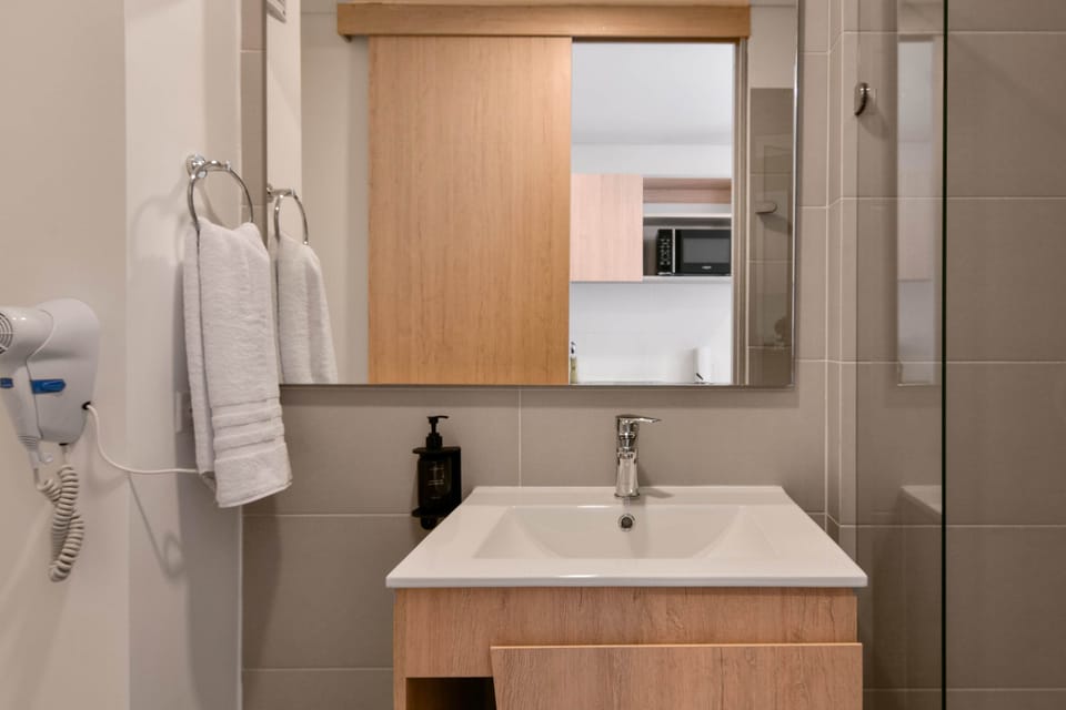 Modern Bathroom