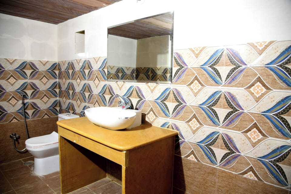 Family Double Room, Balcony | Bathroom | Combined shower/tub, soap, shampoo, toilet paper