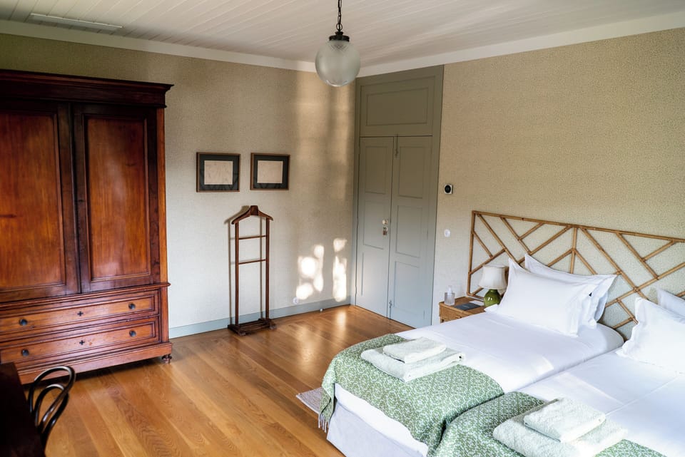 Family Room, River View | Free WiFi