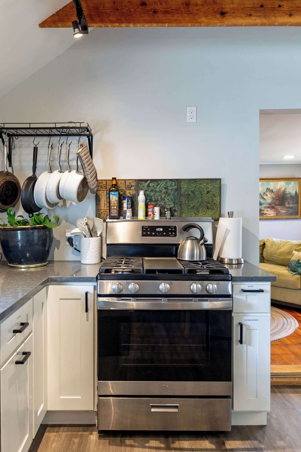 A brand new gas range sets you up for cooking anything from a bowl of noodles to a thanksgiving dinner