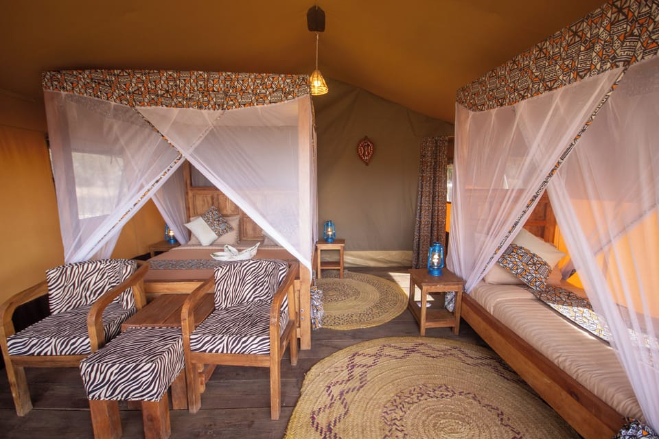 Deluxe Tent, Garden View | In-room safe, bed sheets