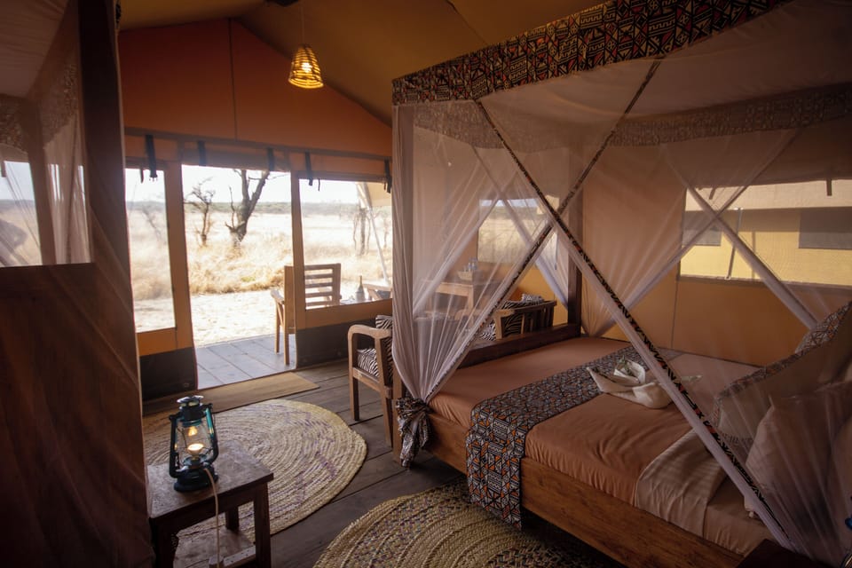 Deluxe Tent, Garden View | In-room safe, bed sheets