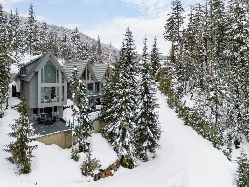 Ski out trail is accessible directly from the mudroom making it extremely easy in the morning. To ski home, there is a ski in trail from the top of the Kadenwood gondola, followed by a quick 2 minute walk down the hill.