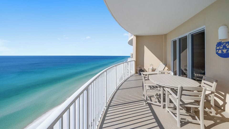 Private balcony overlooking the Gulf!