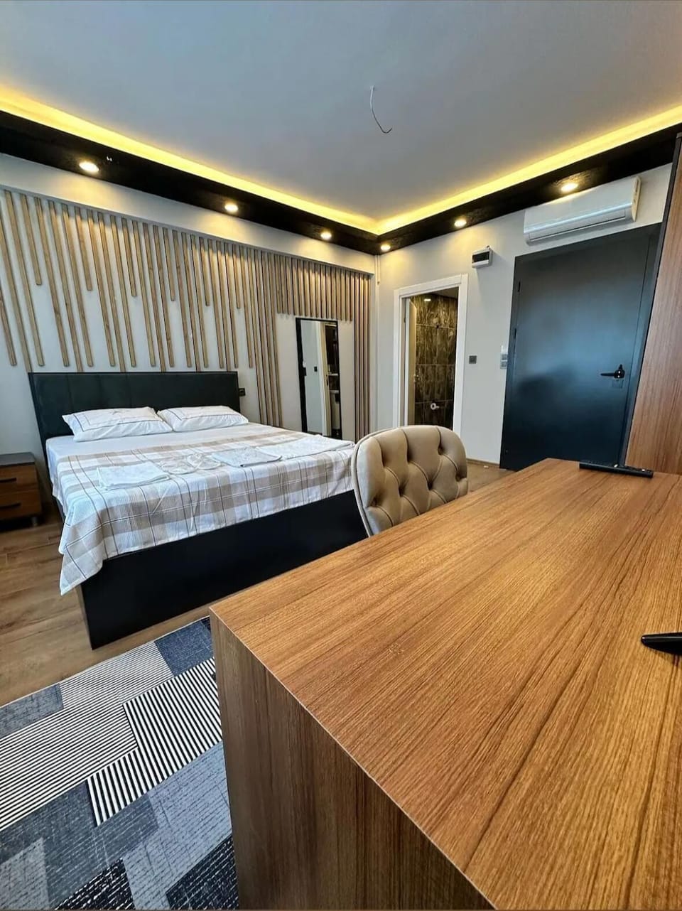 Standard Double Room, 1 Queen Bed, Non Smoking, Private Bathroom | Minibar, desk, free cribs/infant beds, free WiFi