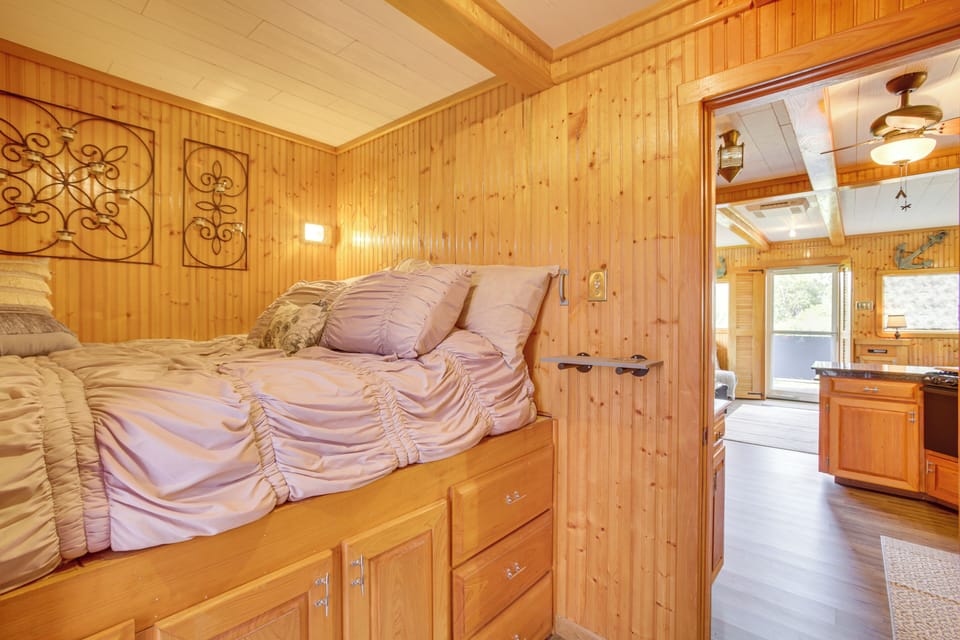 House (1 Bedroom) | Interior