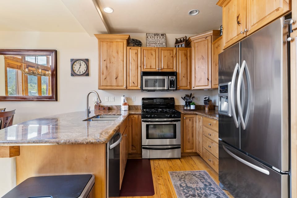 Townhome, 3 Bedrooms | Private kitchen | Coffee/tea maker, fridge, oven, toaster