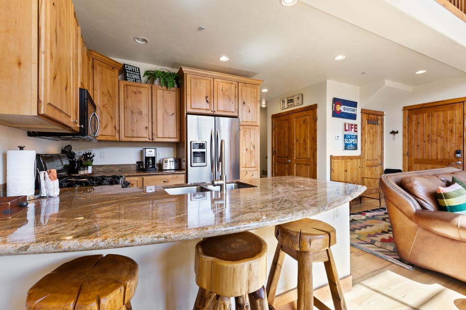 Townhome, 3 Bedrooms | Private kitchen | Coffee/tea maker, fridge, oven, toaster