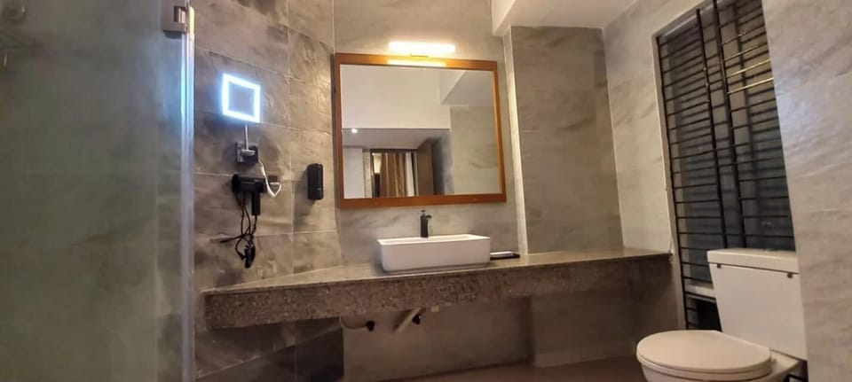 Shower, towels, soap, shampoo