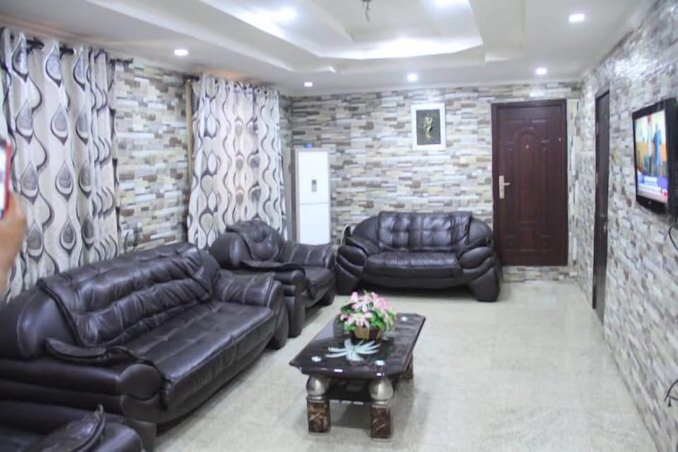 Economy Room, Balcony, City View | Living area