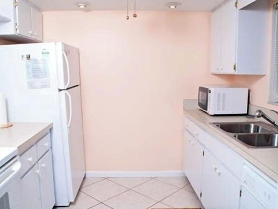 Kitchen - Fully equipped kitchen