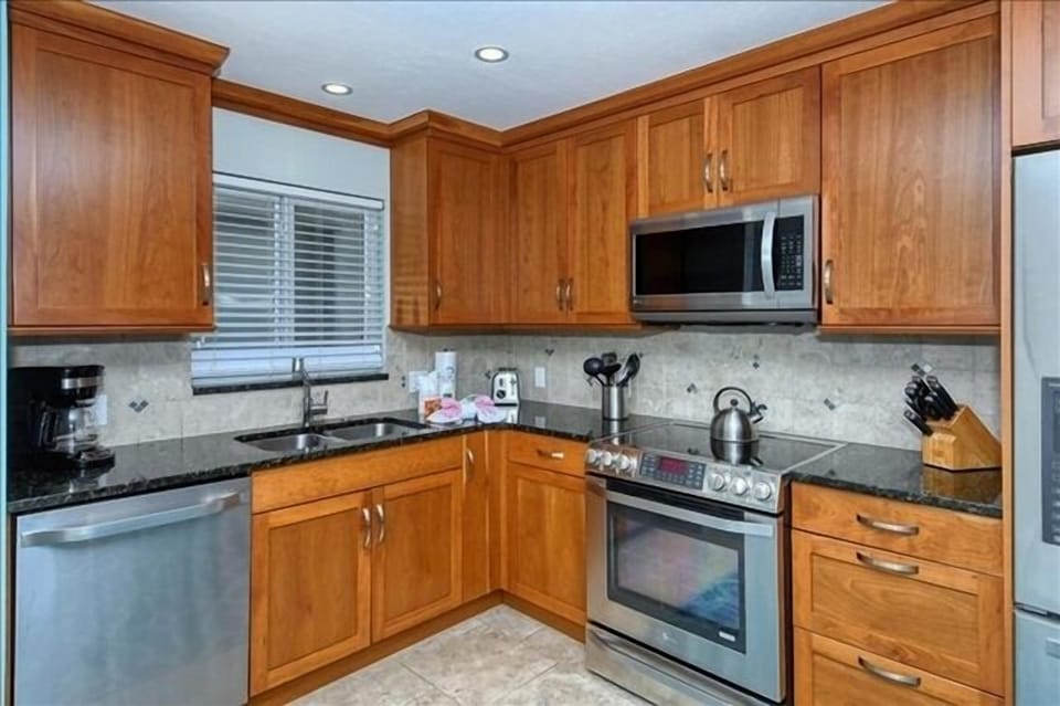 Kitchen - Fully equipped kitchen