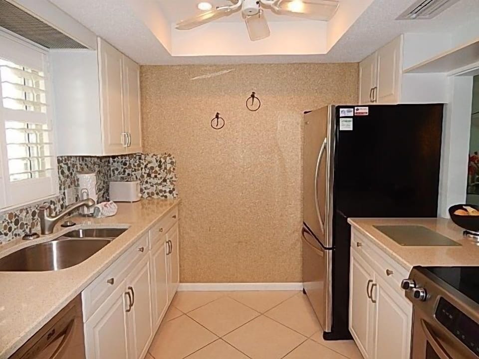 Kitchen - Fully equipped kitchen