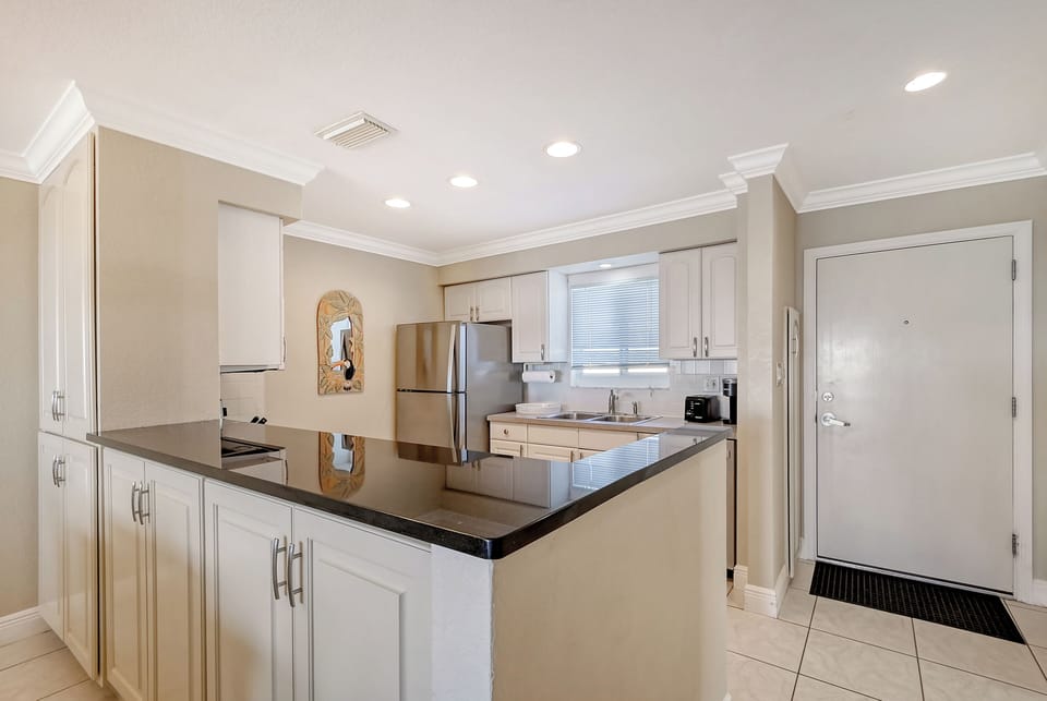 Open & Airy Kitchen - Updated, bright and open kitchen