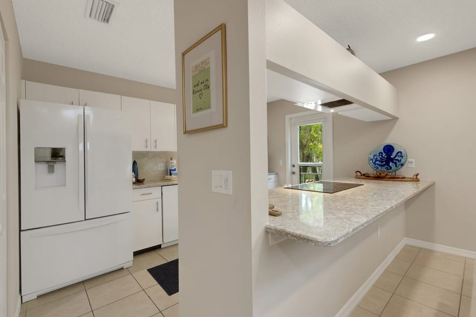 Kitchen - Whole home freshly painted