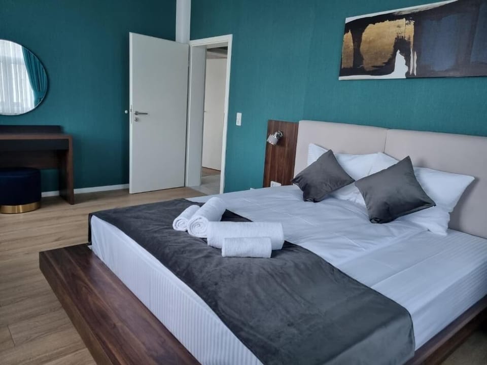 Family Apartment | Premium bedding, minibar, desk, laptop workspace