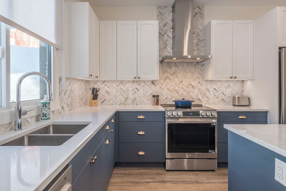 Kitchen Stove & Oven
