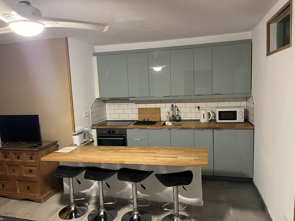 Apartment | Private kitchen | Fridge, microwave, oven, stovetop