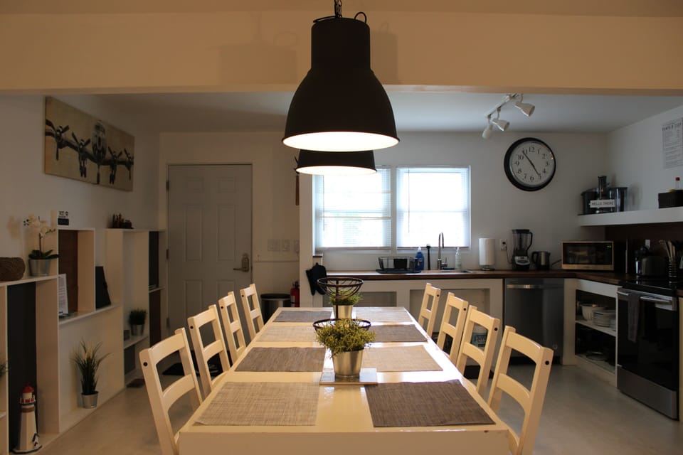 Large dine-in kitchen 