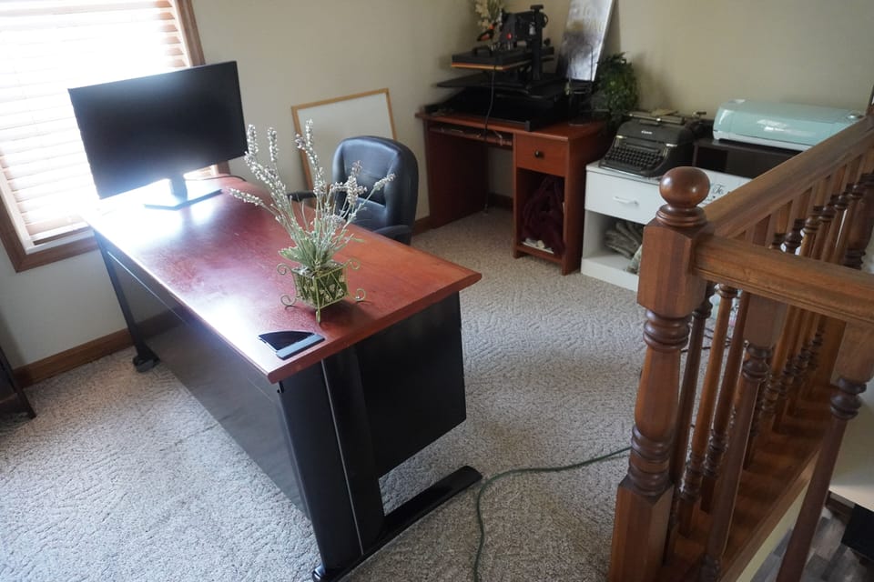 6 bedrooms, iron/ironing board, WiFi, bed sheets