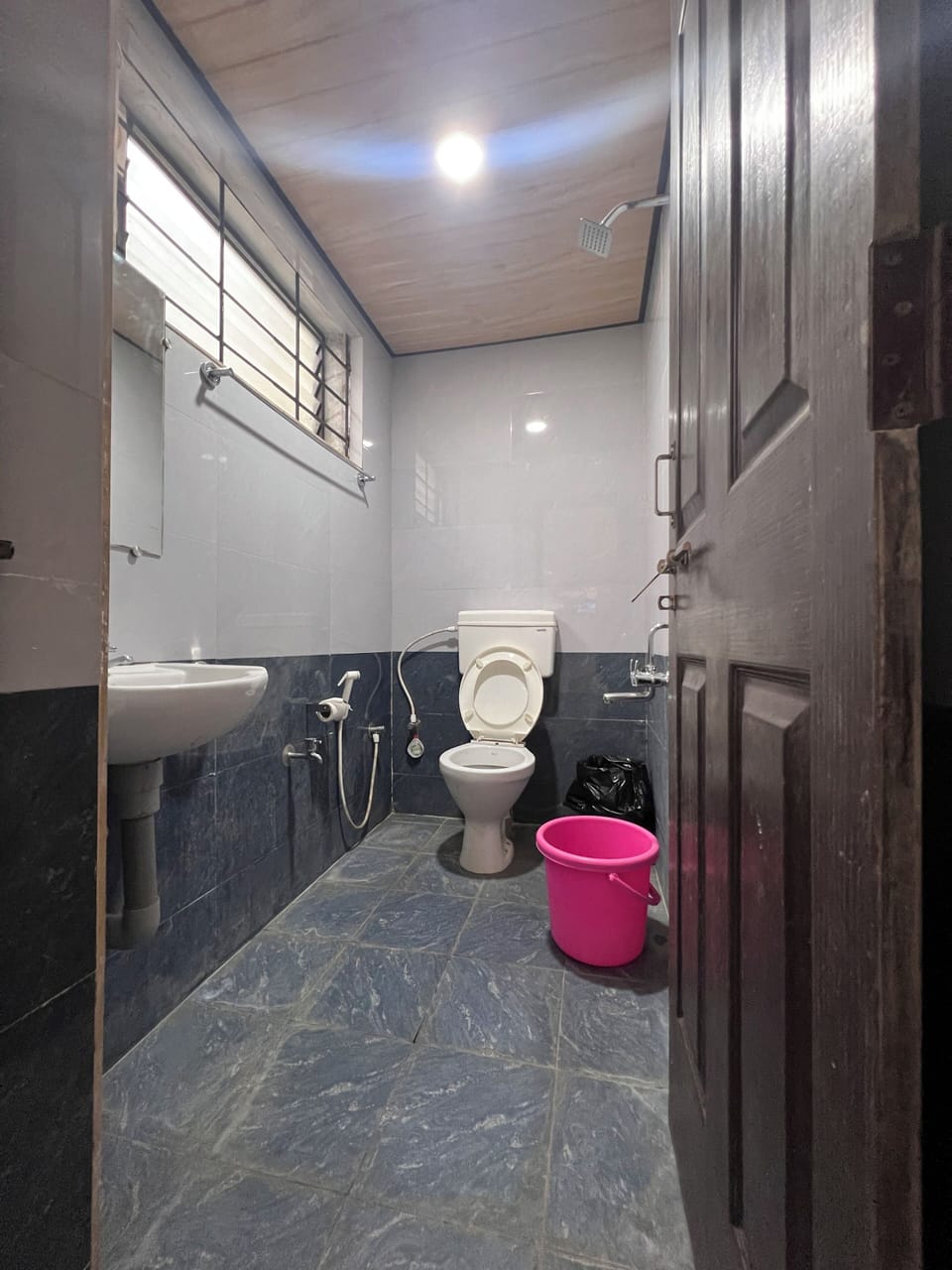 Double Room | Bathroom | Shower, free toiletries, towels, soap