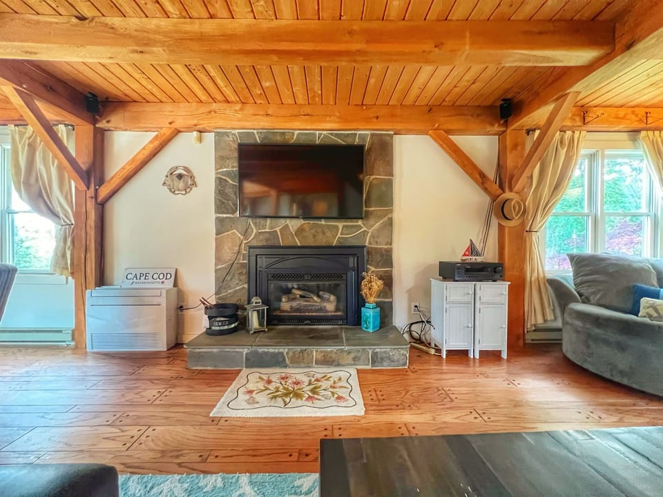 Livingroom Gas Fireplace