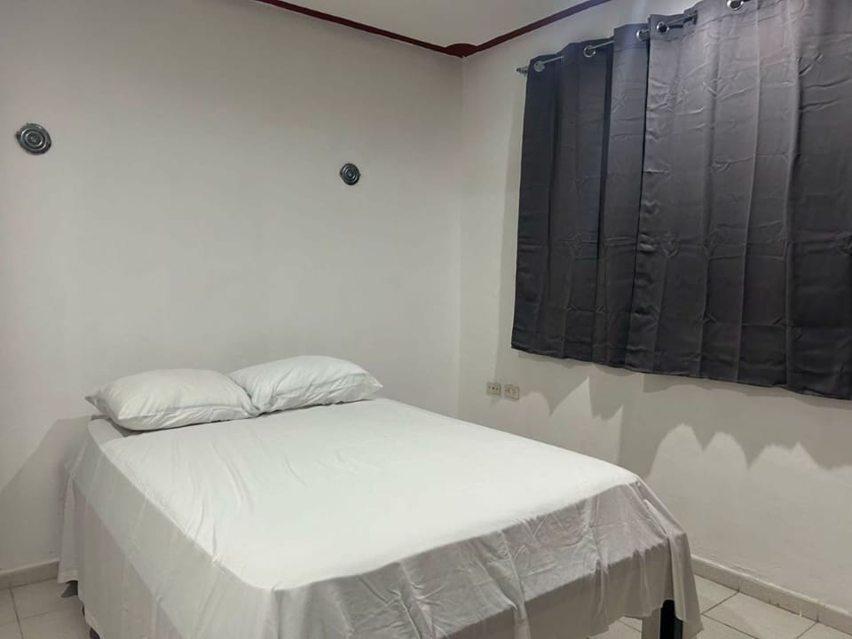 Basic Double Room | Minibar, free WiFi, bed sheets