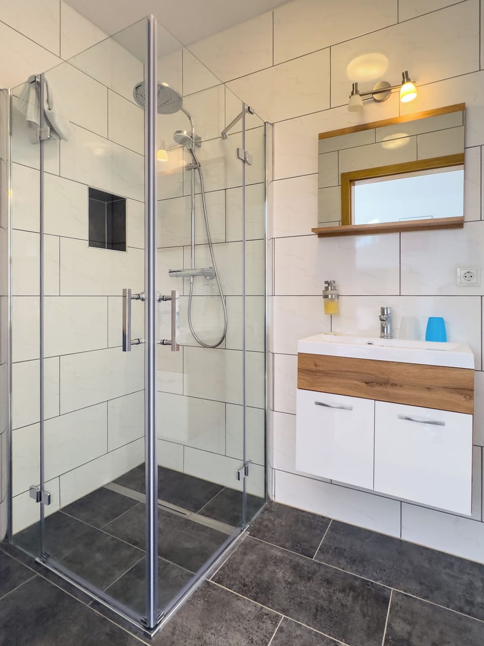 Comfort Double Room, Mountain View | In-room safe, desk, laptop workspace, soundproofing