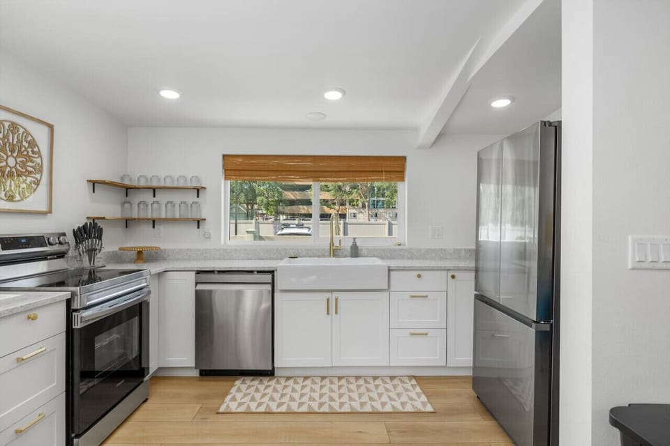 Stainless Steel Appliances and Quartz Countertops