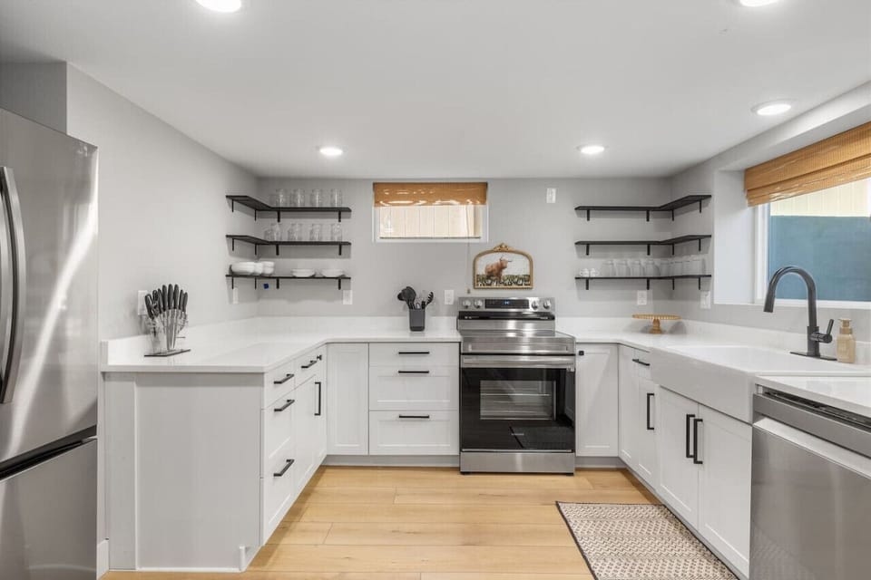 Stainless Steel Appliances and Quartz Countertops