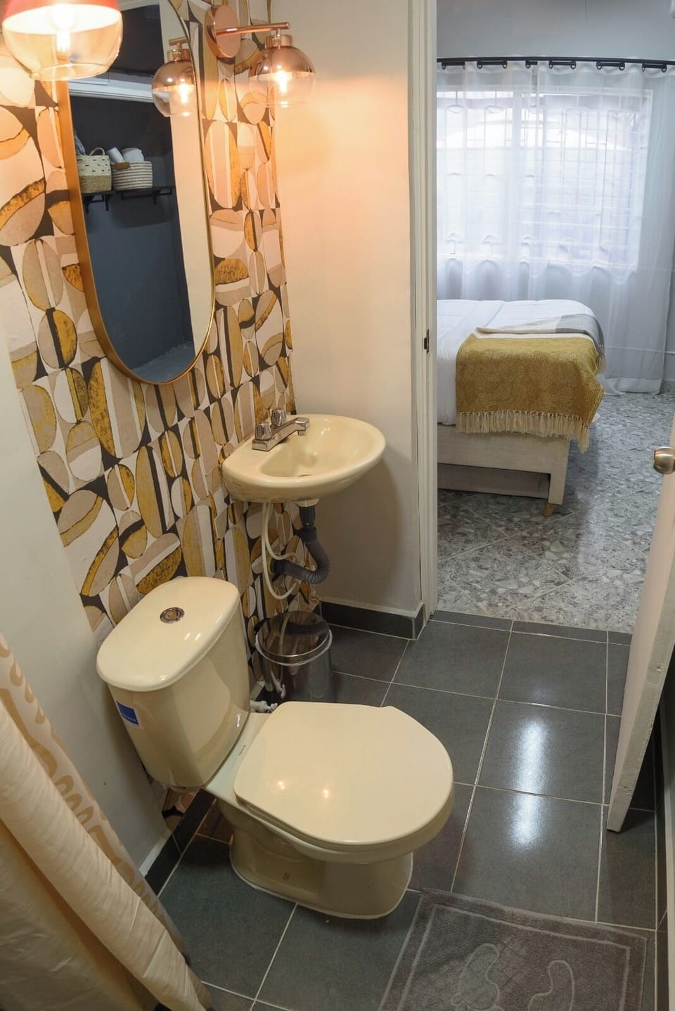 Superior Double Room | Bathroom | Shower, towels