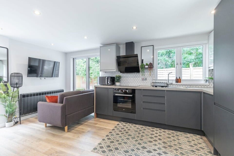 Fully Equipped Kitchen and Lounge Area
