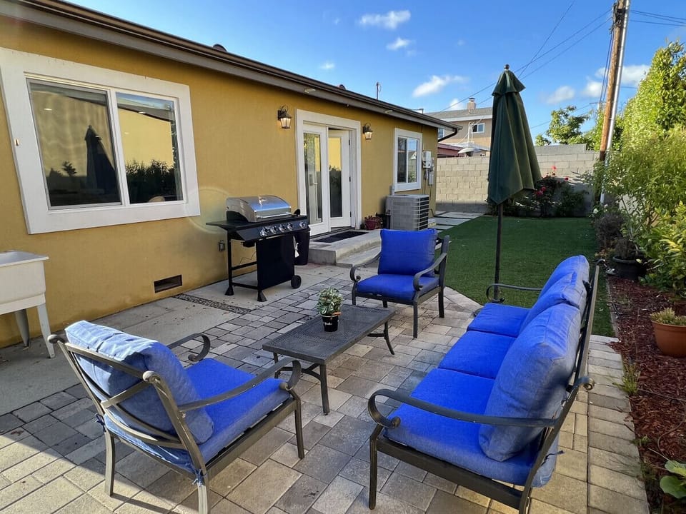 VIRTUAL TOUR: https://my.matterport.com/show/?m=wiyT8jcjr3Y