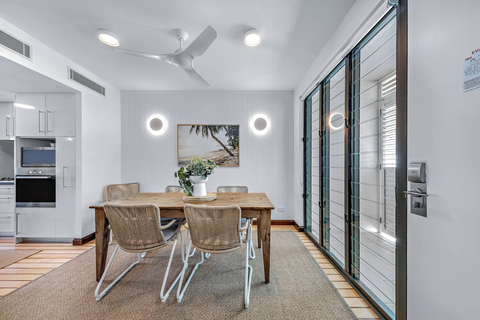 Dining room (2)