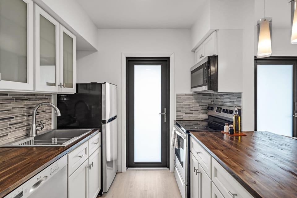 Rent 2/1 in Fort Lauderdale - (7153)