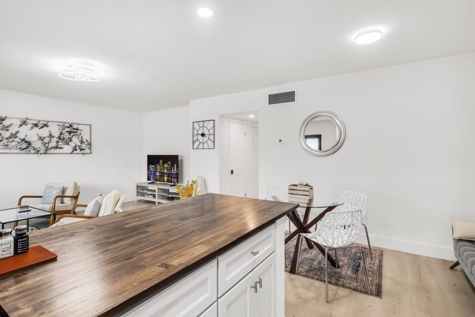 Fully furnished 2/1 in Fort Lauderdale Miami (7232)