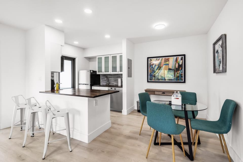 Comfort and Convenience 2/1 Rent (7254)