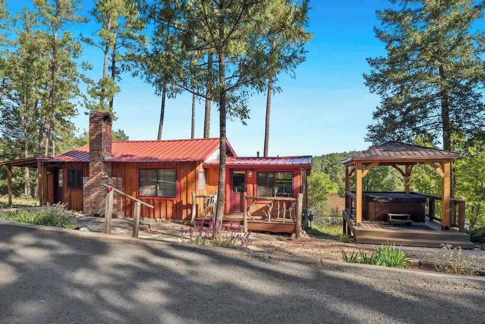 Welcome to Bella Luna – Your Charming Mountain Retreat in Ruidoso