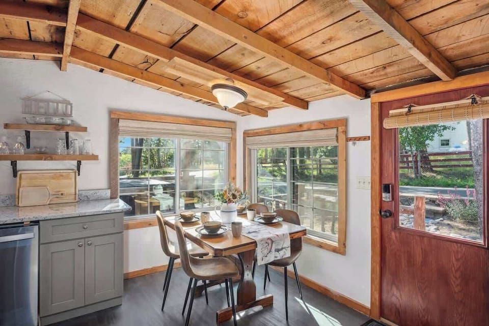 Intimate Dining Space for Memorable Meals with Loved Ones