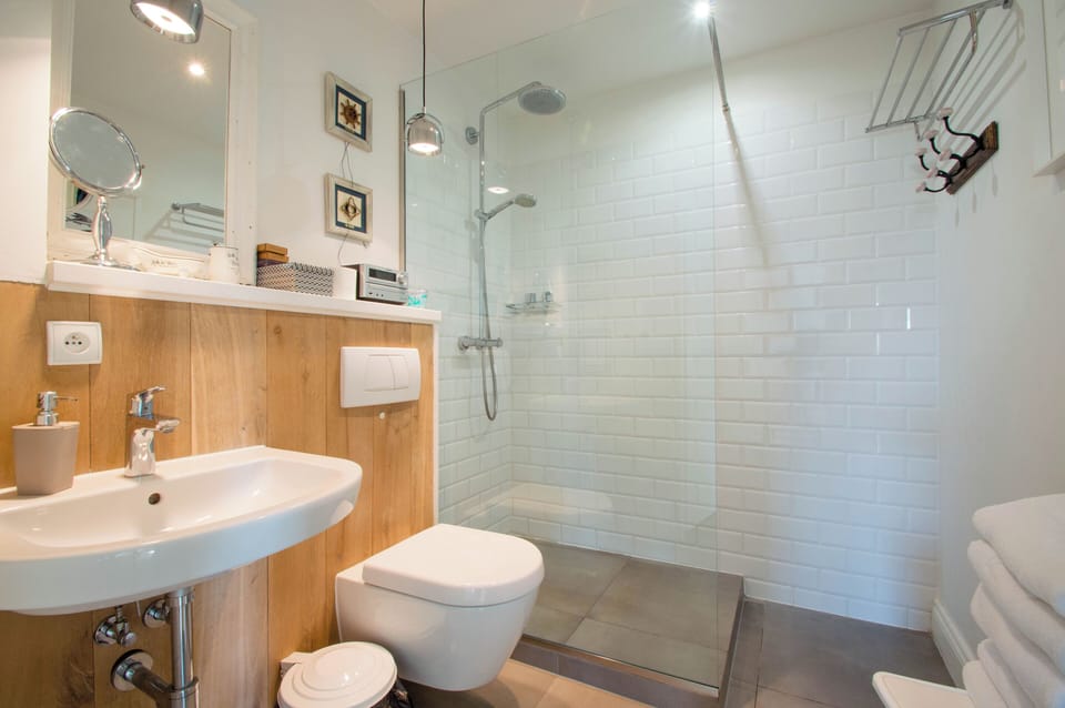 Comfort Apartment | Bathroom